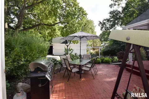 106 E College, Eureka, IL 61530 photo 9