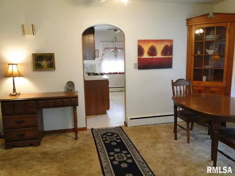 227 N Clay St, Macomb, IL 61455 photo 7