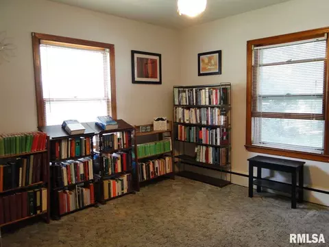227 N Clay St, Macomb, IL 61455 photo 11