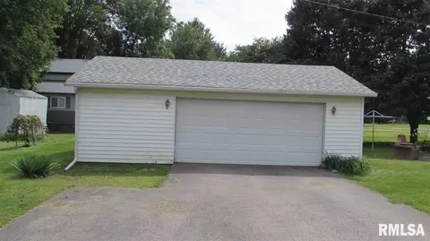 602 E 5th, Delavan, IL 61734 photo 3