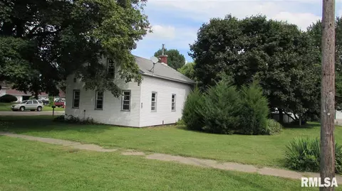 602 E 5th, Delavan, IL 61734 photo 4
