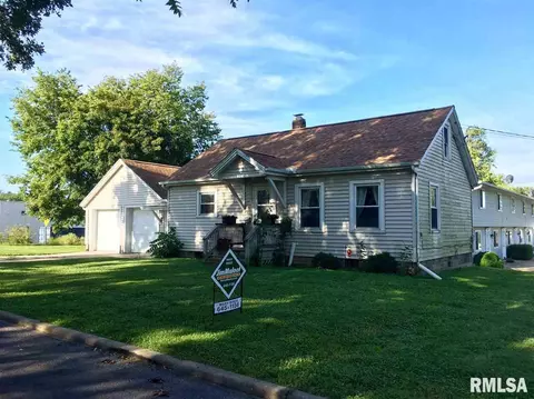 110 N Meek St, Eureka, IL 61530 photo 24