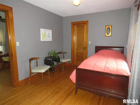 110 N Meek St, Eureka, IL 61530 photo 9