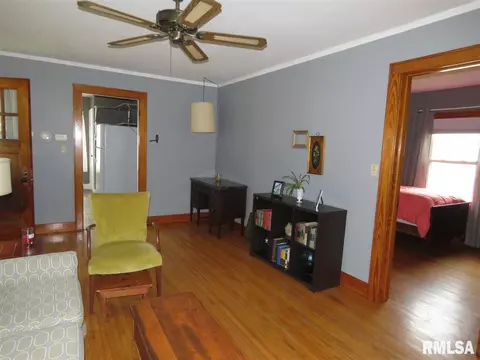 110 N Meek St, Eureka, IL 61530 photo 7