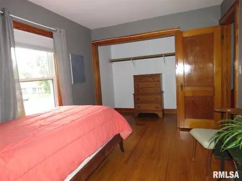 110 N Meek St, Eureka, IL 61530 photo 10