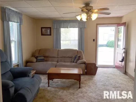 167 E Myrtle, Canton, IL 61520 photo 2