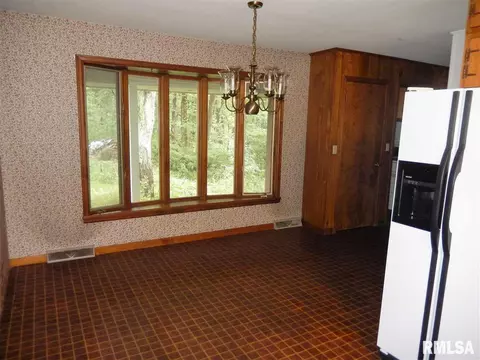 8 Hickory Bow St, Macomb, IL 61455 photo 5