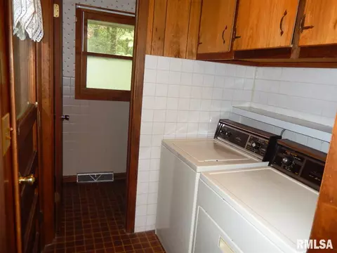 8 Hickory Bow St, Macomb, IL 61455 photo 17