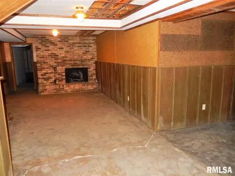 8 Hickory Bow St, Macomb, IL 61455 photo 24