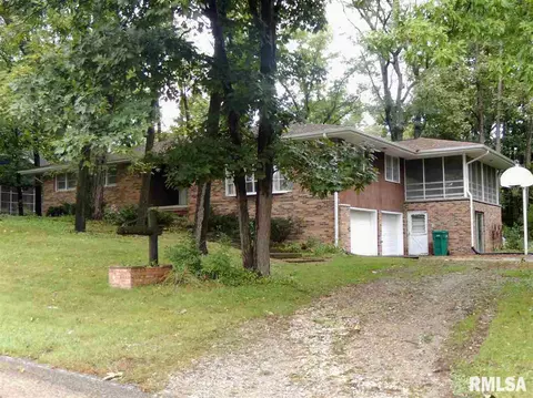 8 Hickory Bow St, Macomb, IL 61455 photo 1