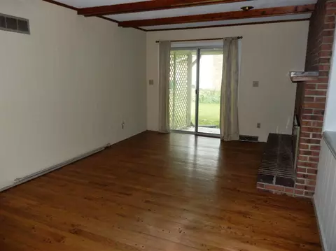 8 Hickory Bow St, Macomb, IL 61455 photo 4