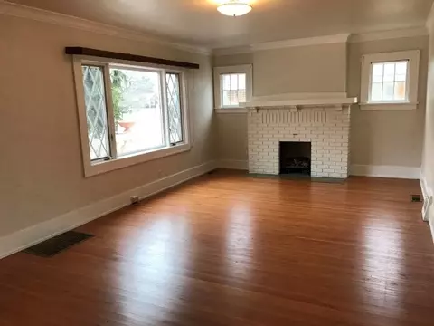 105 N Kickapoo Ter, Peoria, IL 61604 photo 9