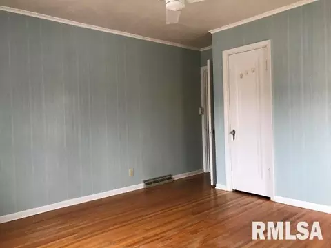 105 N Kickapoo Ter, Peoria, IL 61604 photo 16