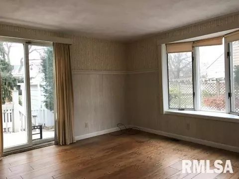 105 N Kickapoo Ter, Peoria, IL 61604 photo 14