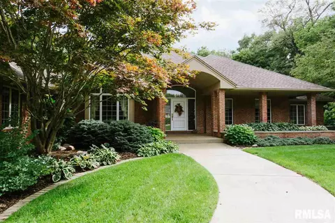 206 W Greystone Ct, Dunlap, IL 61525 photo 2