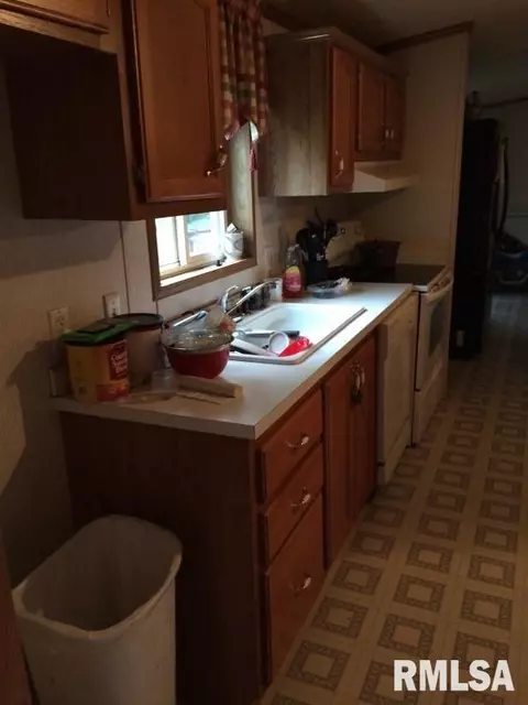 892 E Main St, Bushnell, IL 61422 photo 8