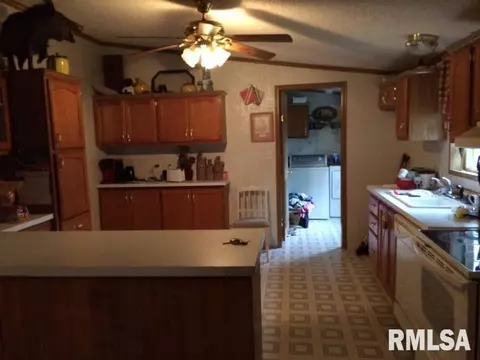 892 E Main St, Bushnell, IL 61422 photo 7