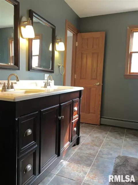 21 Hickory Dr, Macomb, IL 61455 photo 18