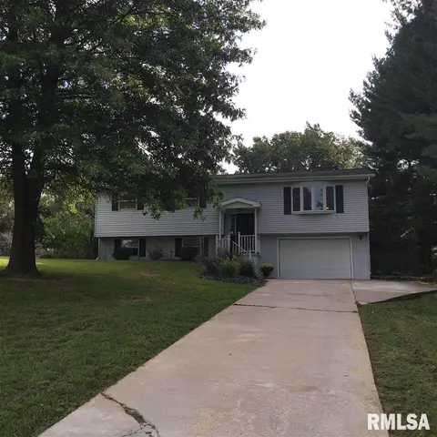 21 Hickory Dr, Macomb, IL 61455 photo 1