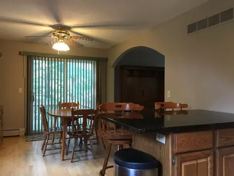 21 Hickory Dr, Macomb, IL 61455 photo 4