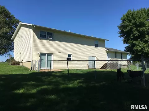 225 Robin Rd, Macomb, IL 61455 photo 18