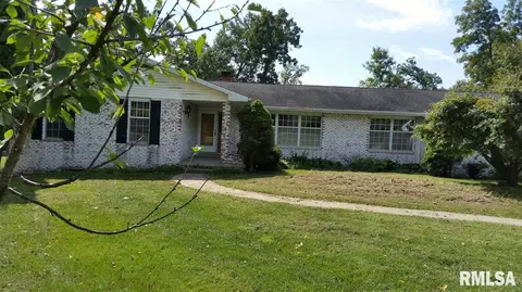 17 Grandview Dr, Macomb, IL 61455 photo 1