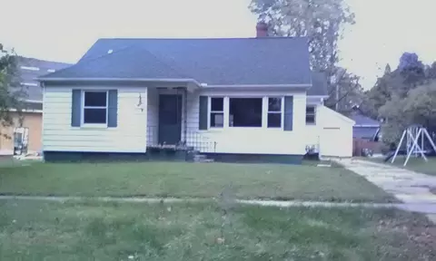 405 W 4th St, Delavan, IL 61734 photo 1