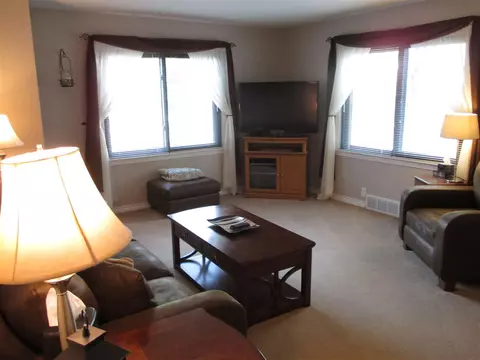 207 W Bertram St, Metamora, IL 61548 photo 4