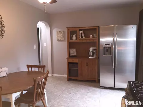 207 W Bertram St, Metamora, IL 61548 photo 6