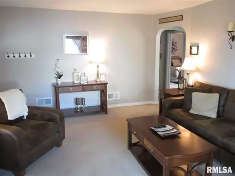 207 W Bertram St, Metamora, IL 61548 photo 5