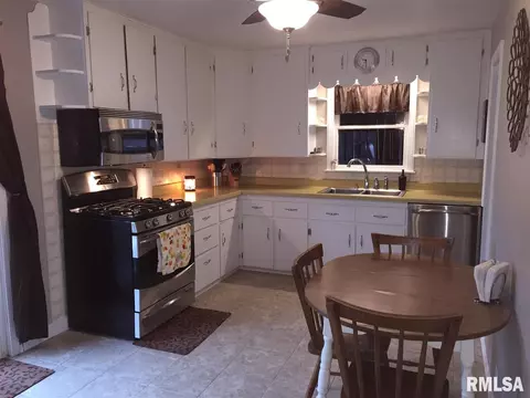207 W Bertram St, Metamora, IL 61548 photo 8