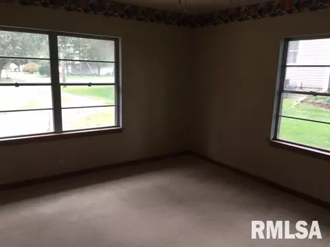 200 E State St, Washburn, IL 61570 photo 10
