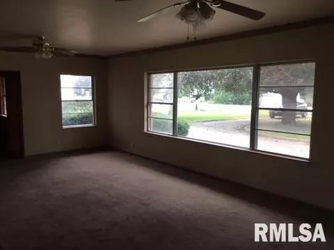 200 E State St, Washburn, IL 61570 photo 3