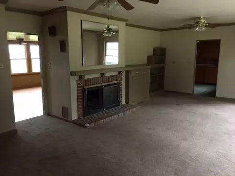 200 E State St, Washburn, IL 61570 photo 4