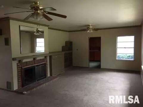 200 E State St, Washburn, IL 61570 photo 2