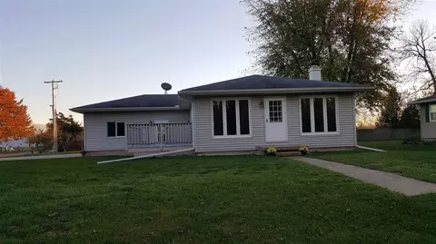 101 E Locust Ln, Cuba, IL 61427 photo 4