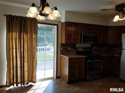 101 E Locust Ln, Cuba, IL 61427 photo 15
