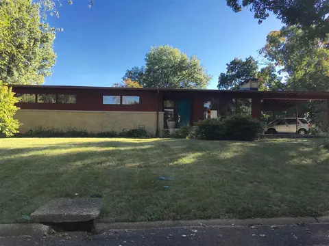 703 Auburn Dr, Macomb, IL 61455 photo 1