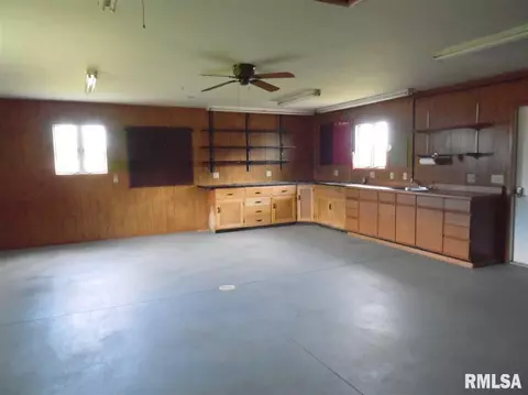 106 James Dr, Macomb, IL 61455 photo 25