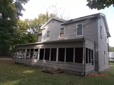 424 N Johnson St, Macomb, IL 61455 photo 2