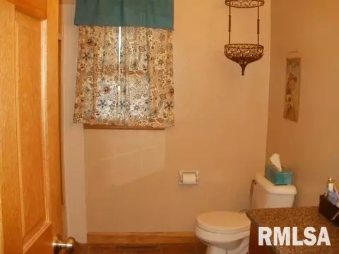 1495 E Chestnut, Canton, IL 61520 photo 17
