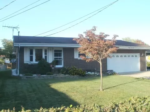 1495 E Chestnut, Canton, IL 61520 photo 1