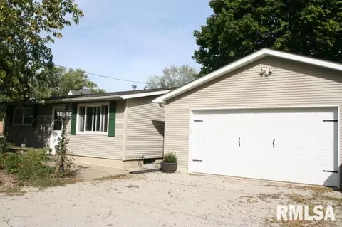 207 E 2nd, Mackinaw, IL 61755 photo 1
