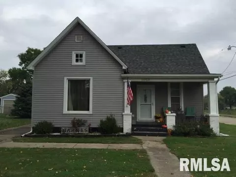 1053 E Walnut, Canton, IL 61520 photo 2