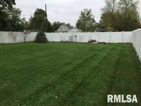 1053 E Walnut, Canton, IL 61520 photo 25