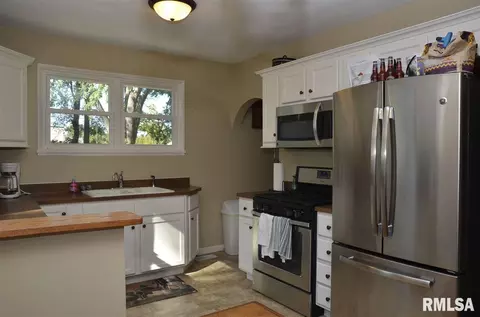 425 E Pasadena, Peoria, IL 61603 photo 11