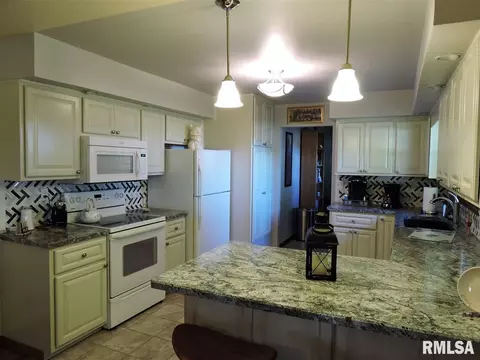 1317 Carolbeth, Macomb, IL 61455 photo 16