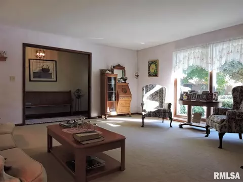 1317 Carolbeth, Macomb, IL 61455 photo 5