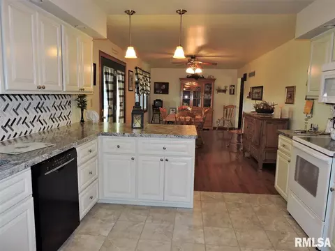 1317 Carolbeth, Macomb, IL 61455 photo 13