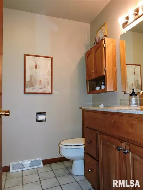 1317 Carolbeth, Macomb, IL 61455 photo 9